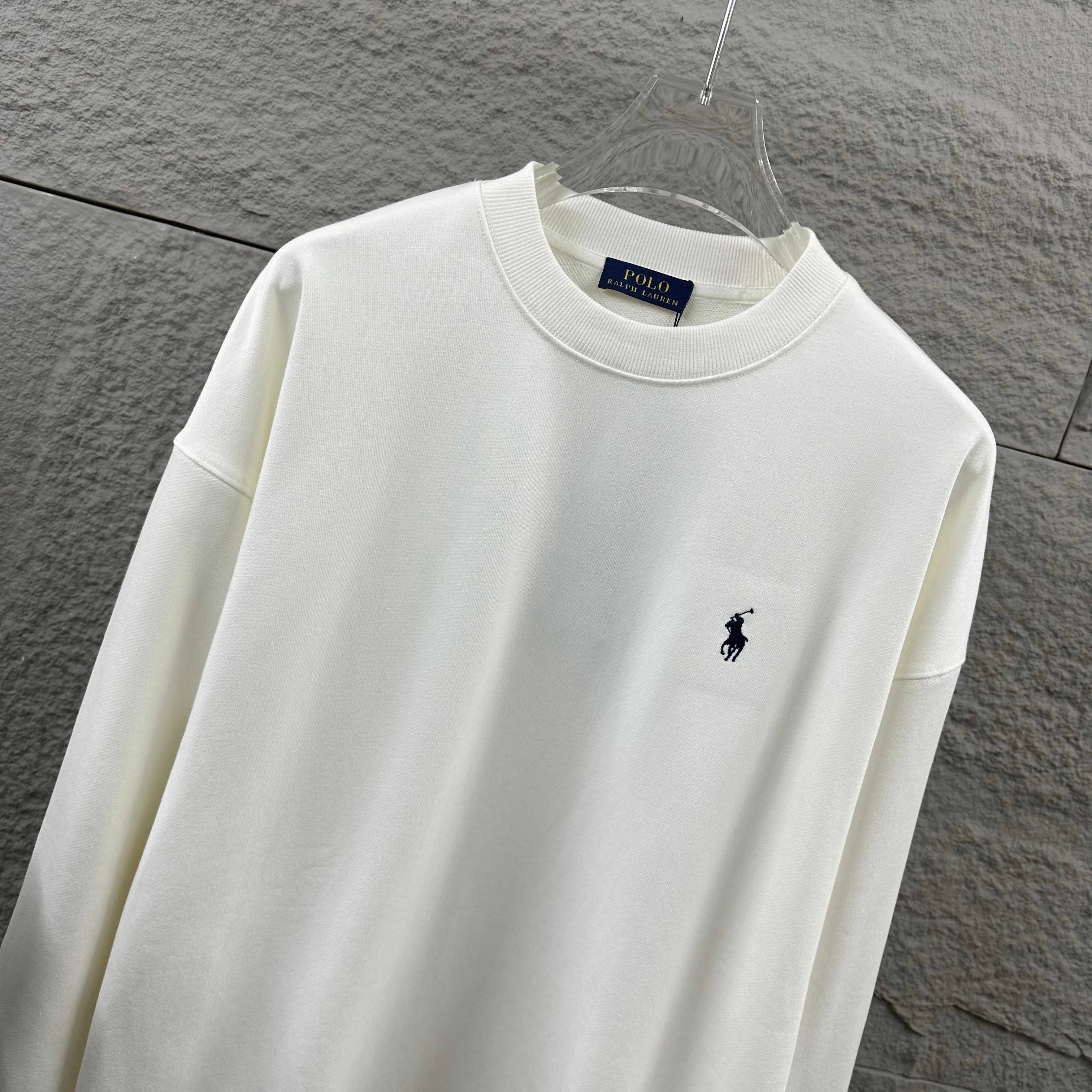 P210 Polo* Ralph Lauren 2025 Autumn and Winter new round neck sweatshirt Classic simple embroidery Customized terry fabric Long sleeves Unisex Color: Black White Size: S (90-130 pounds) M (120-150 pounds) L (140-165 pounds) XL (160-180 pounds) XXL (180-210 pounds)